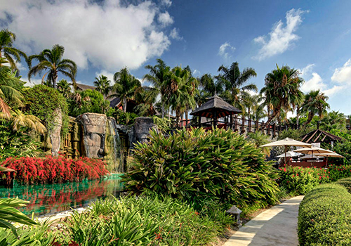 Our zen gateway at Asia Gardens - Sophie, 33, married, mother of 2-and-a-half-year-old Achille, from Brussels.