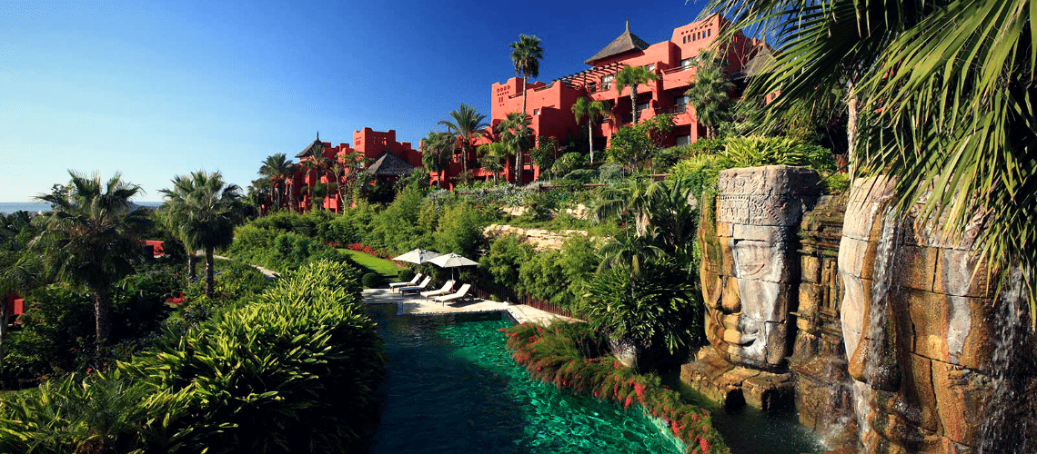 The amazing outdoor pool and gardens of the Asia Gardens in Spain - Alicante