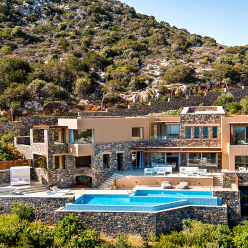 Discover our private luxury villas for large families