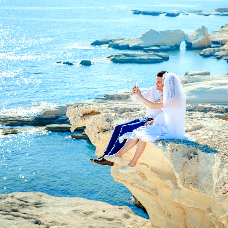 Discover our family hotels for you wedding vows renewal on an island