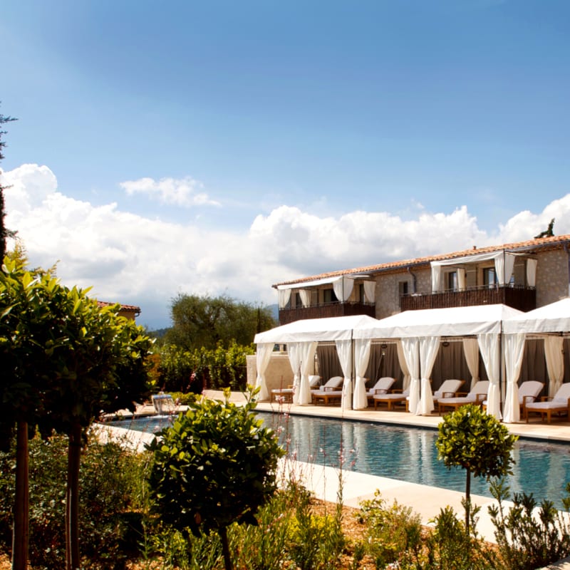 Discover our luxurious family hotels in France