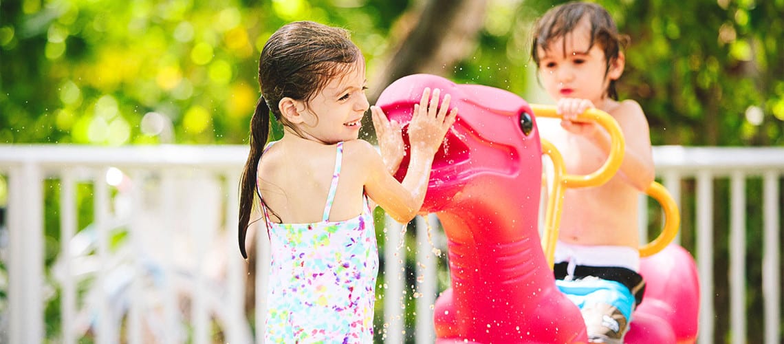 Enfants-jouent-kids-club-hôtel-Niyama-Maldives