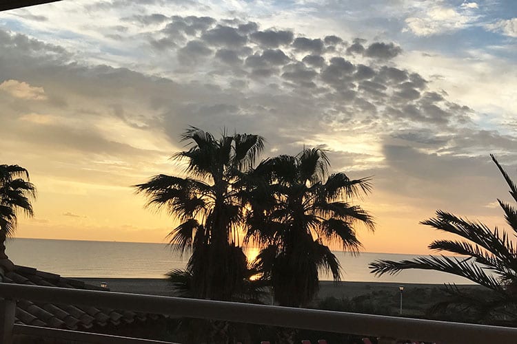 Een zeer tevreden familie in Grand Hôtel Les Flamants Roses - Grand Hôtel Les Flamants Roses **** - 4