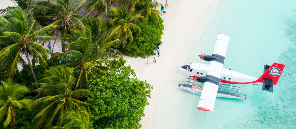 seaplane-joining-paradisiacal-island