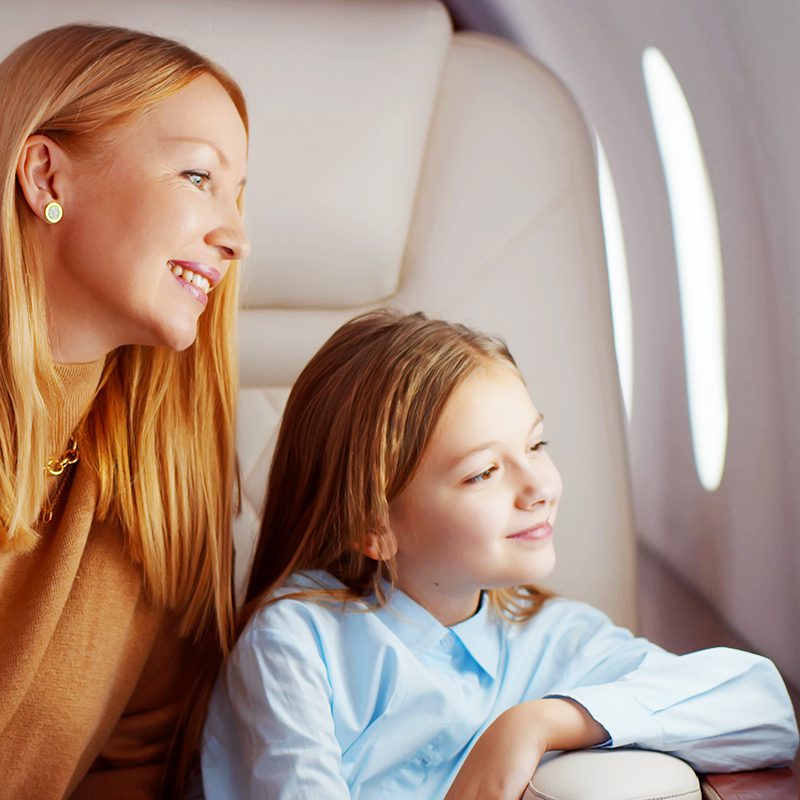 10 conseils pour voyager en avion avec des enfants