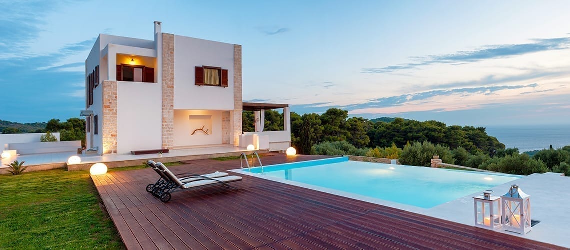 villa-holidays-pool-landscape