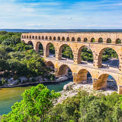 Historical and family road trip in Provence
