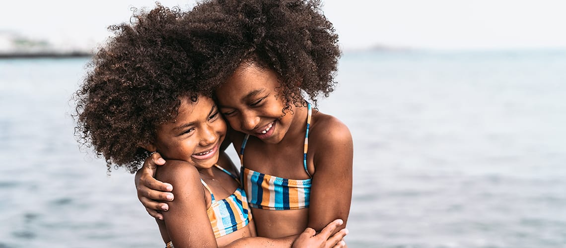 Enfants-maillot-de-bain-plage