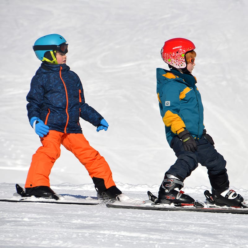Learn more about skiing with your children