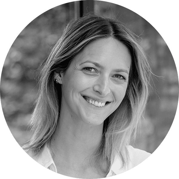 Anaïs, 38 years old, married, restaurateur, mother of Estelle (12 years old), Stella (9 years old) and Ellia (4 years old)