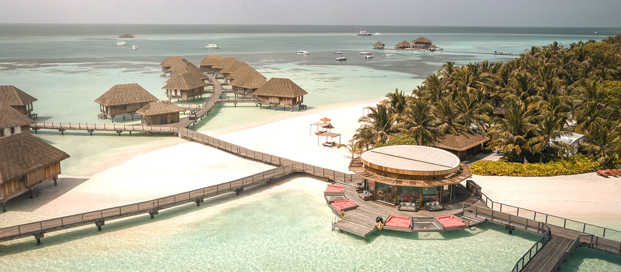 overwater-bungalows-beach-paradisiacal