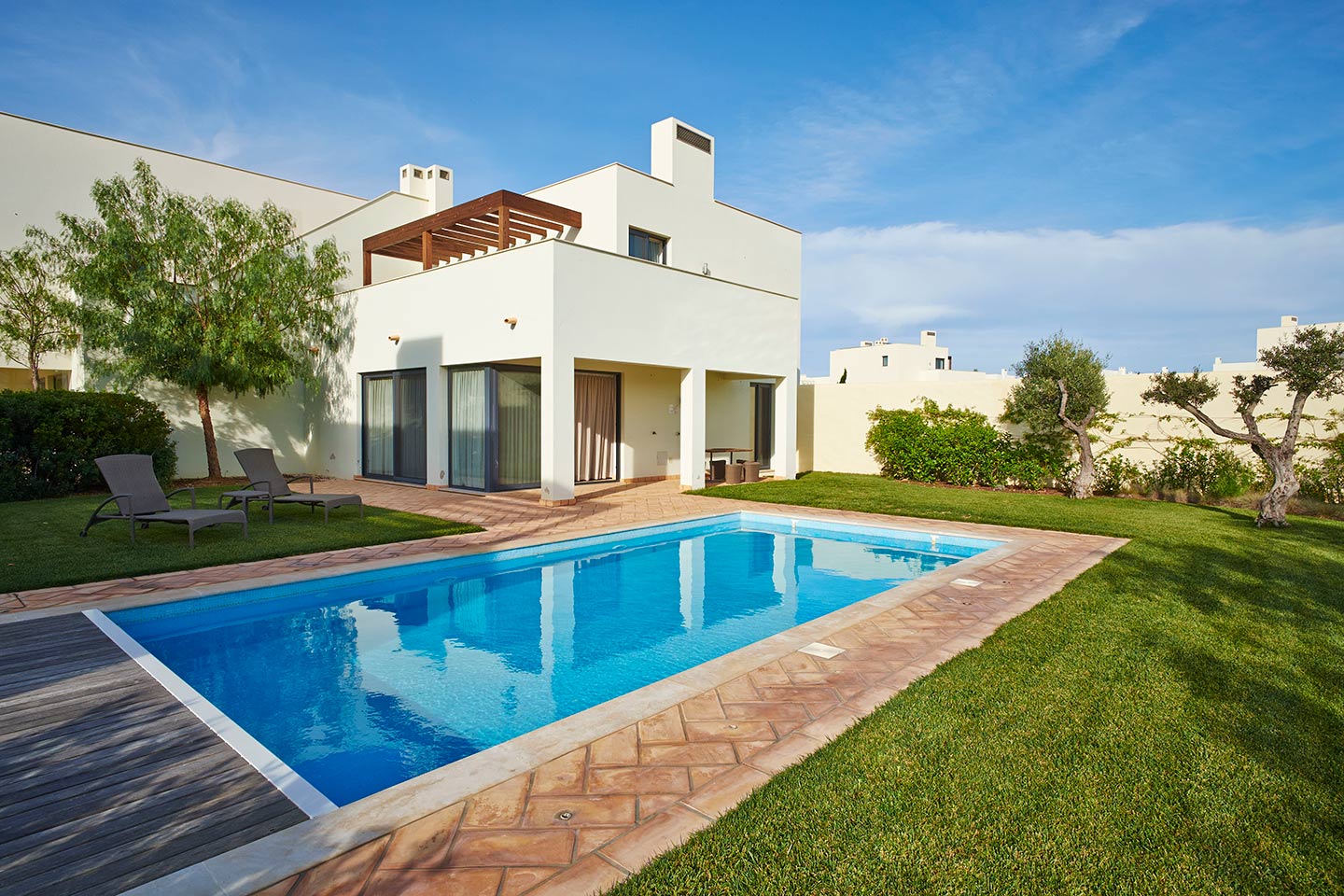 Master Deluxe Pinewood House (3 Bedrooms)