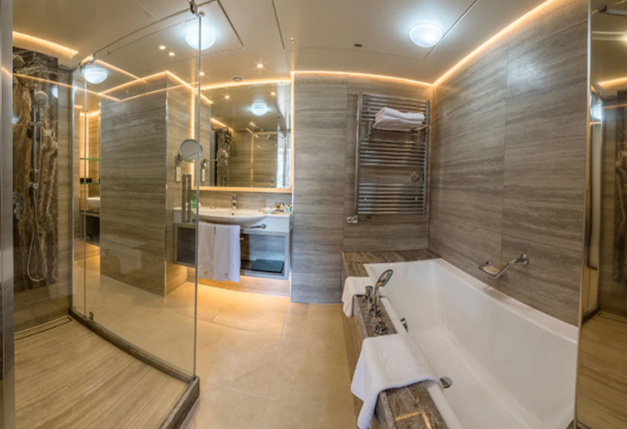 Suite Exécutive – Vue Partielle Mer