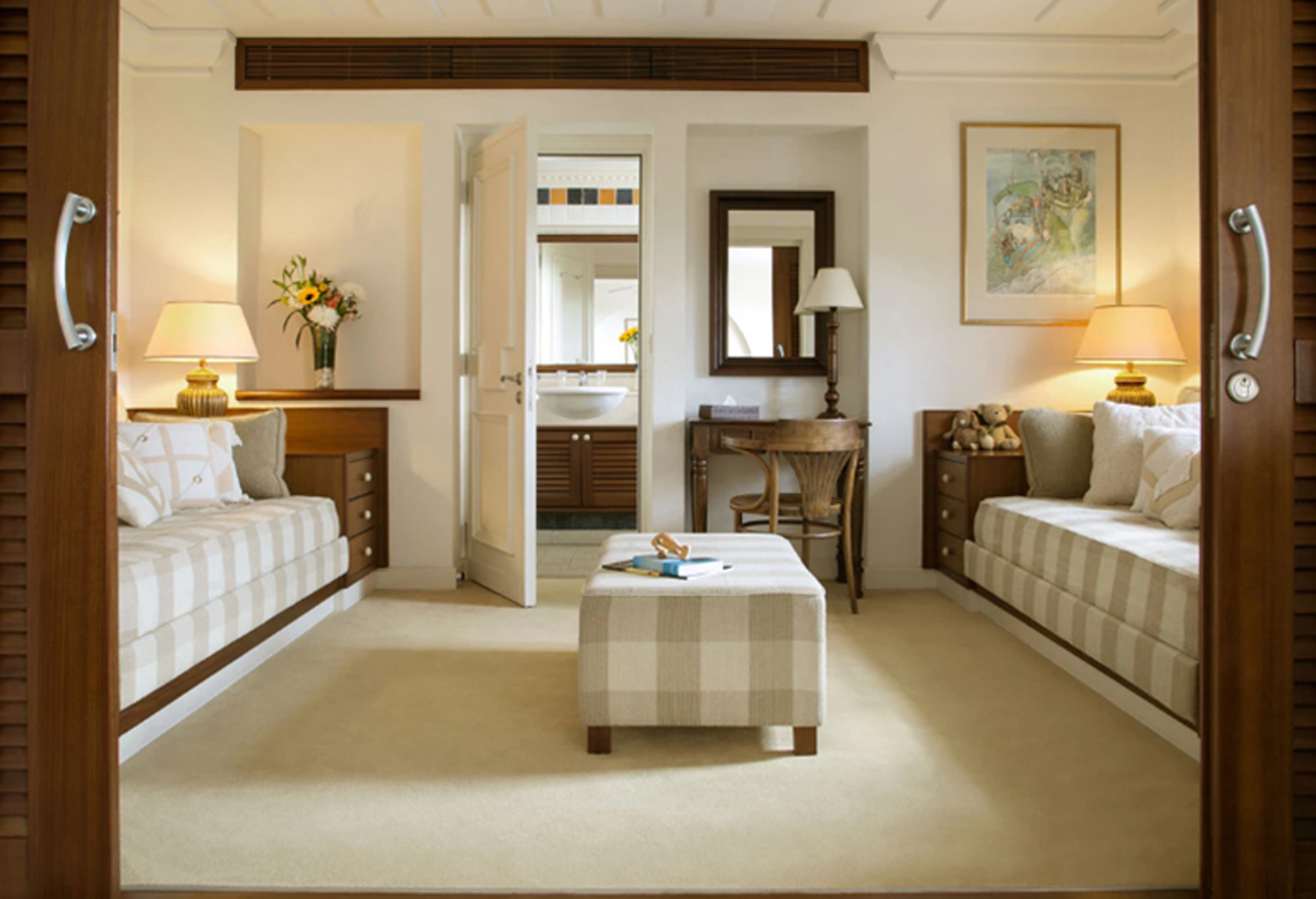 Suite Familiale Deux Chambres – Vue Mer – Bâtiment Principal