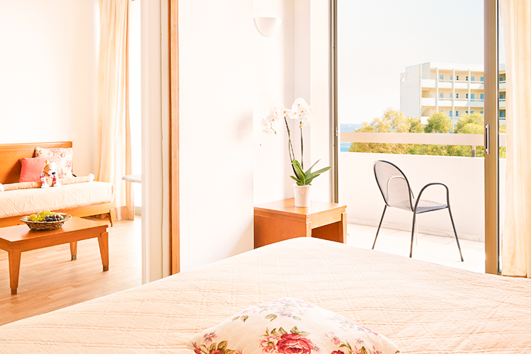 Chambre Familiale Privilège – Vue Mer Partielle