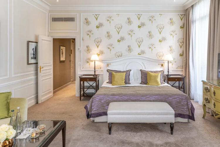 Suite Junior – Vue Ville ou Cour