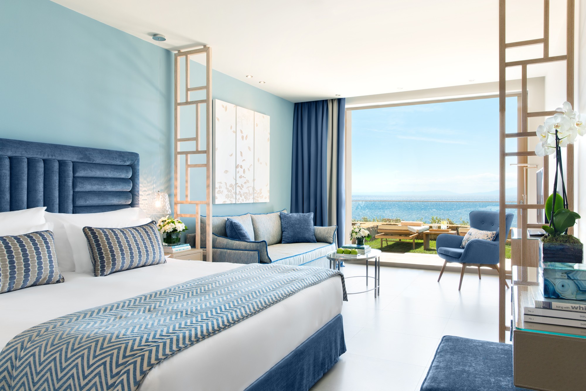 Deluxe Junior Suite – Private Garden & Sea View
