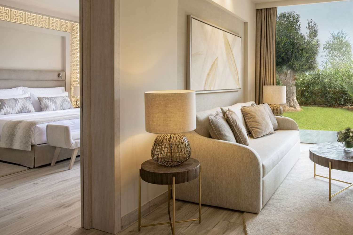 Suite Familiale 2 Chambres – Vue Piscine & Jardin Privé