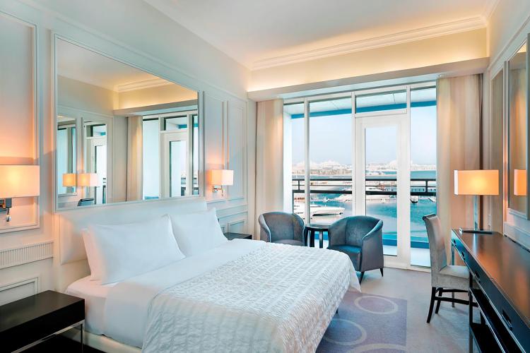 Room Club – Sea View