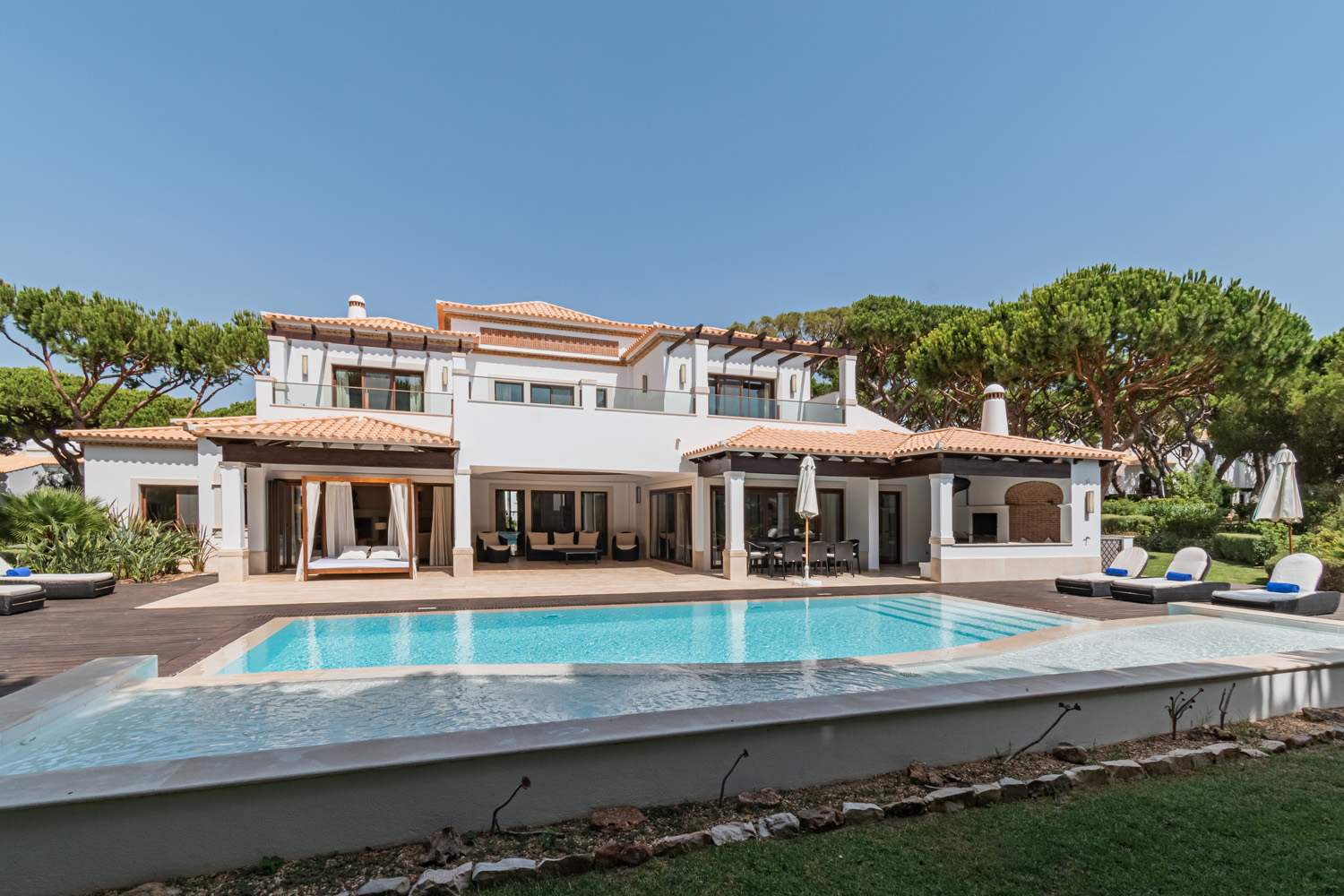 M49 – The Retreat Villa