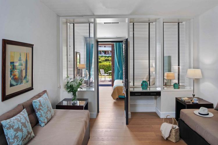 Chambre Famille Deluxe – Jardin Privé ou Balcon