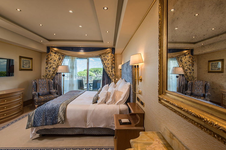 Suite Supérieure – Vue Parc & Piscine