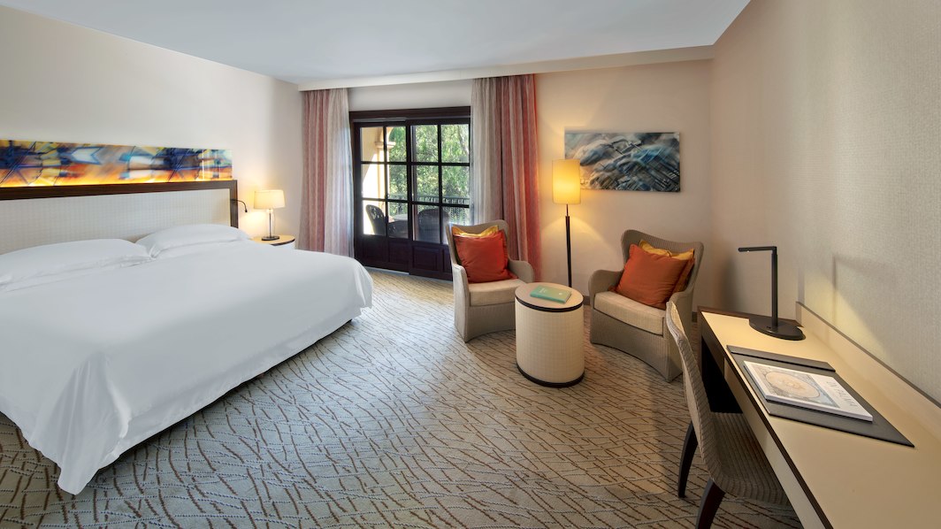 Superior Queen Room – Balcony