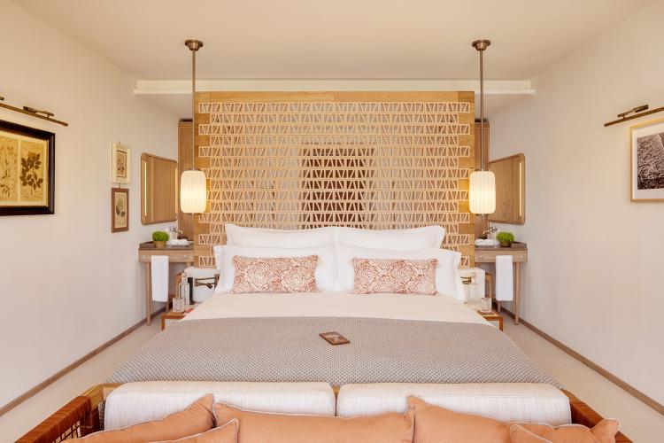 Junior Suite – Side Sea View