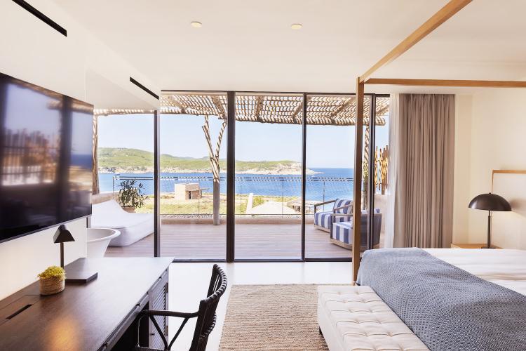 5-Bedroom Residence – Pool