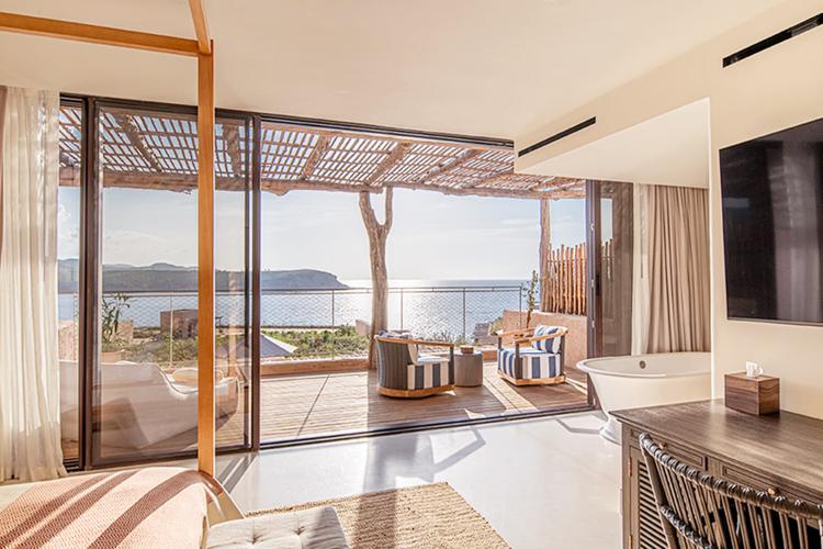 4-Bedroom Residence – Pool