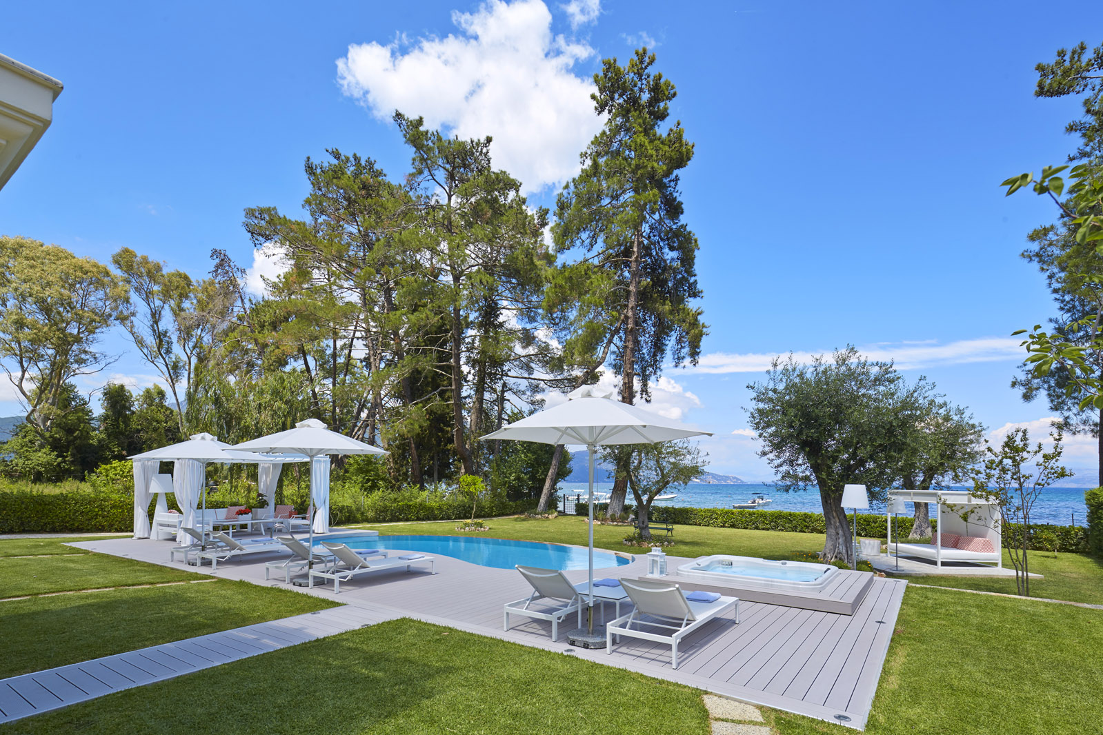 Deluxe Three Bedroom Villa – Private Pool