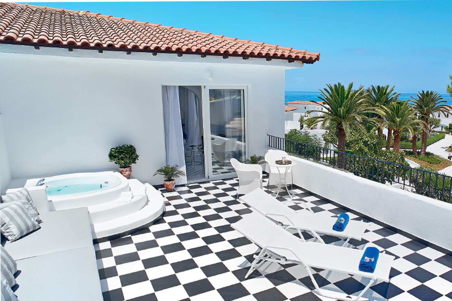 Suite De Luxe Caramel avec Baignoire Hydromassage Extérieure