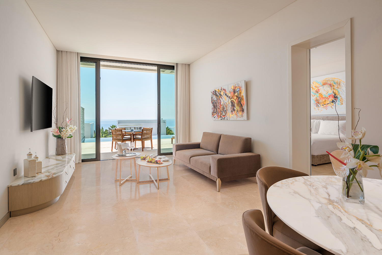 Cap One Bedroom Suite