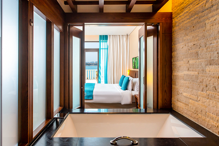 Luxury Palm View Room