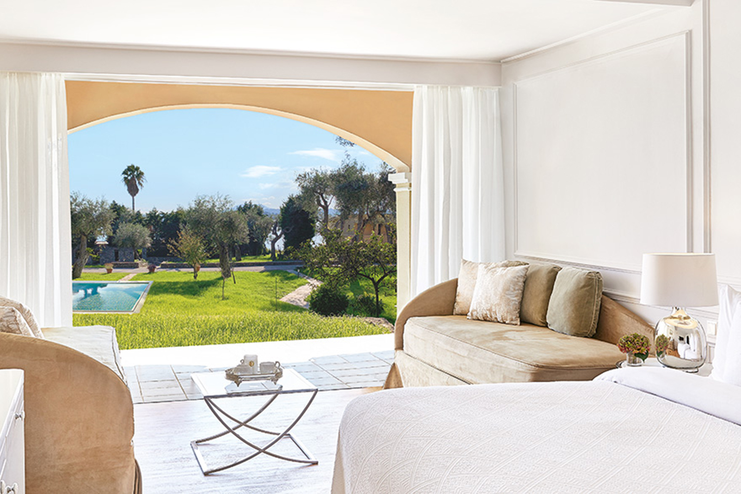 Bungalow Familial Ouvert avec Piscine Partagée