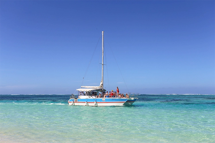 Faites une excursion en bateau