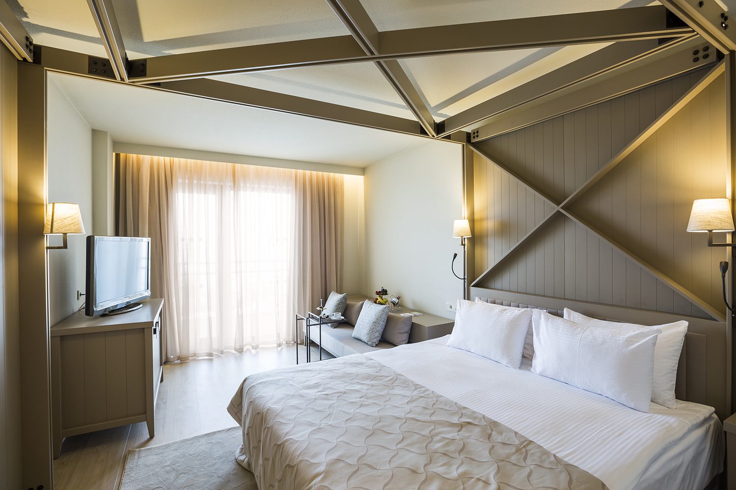 Standard Room – Land View