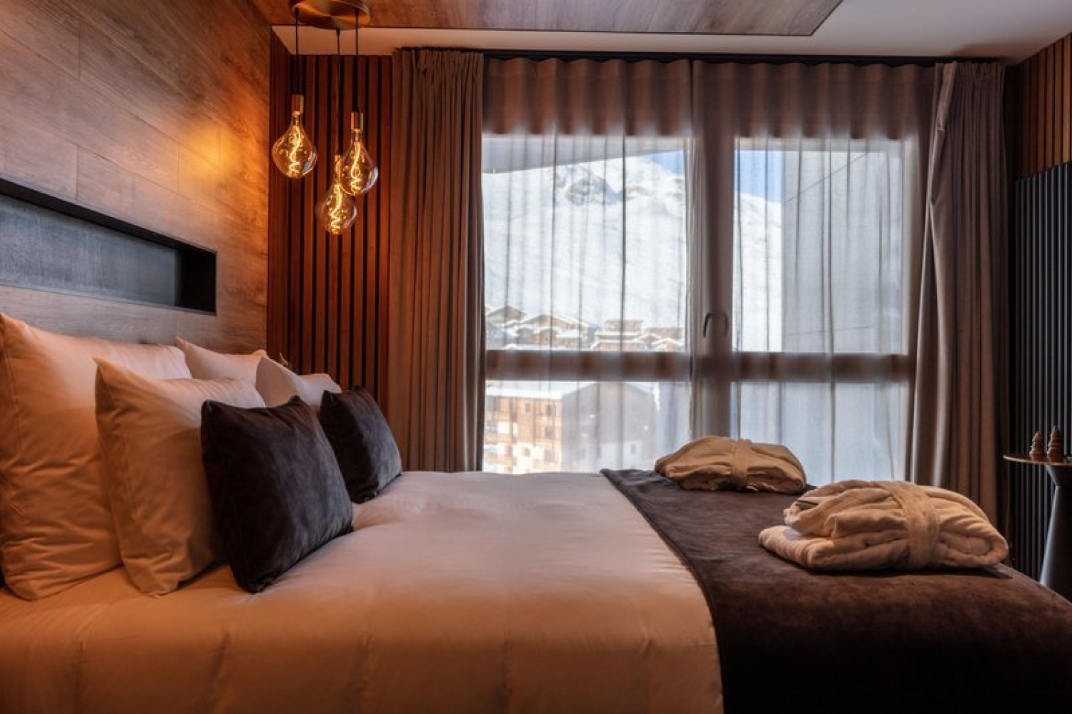 Chambre supérieure Triple – Vue village