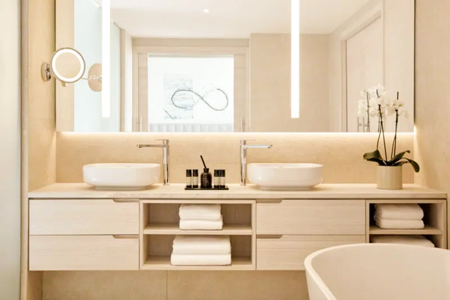 Deluxe One Bedroom Suite – Garden View