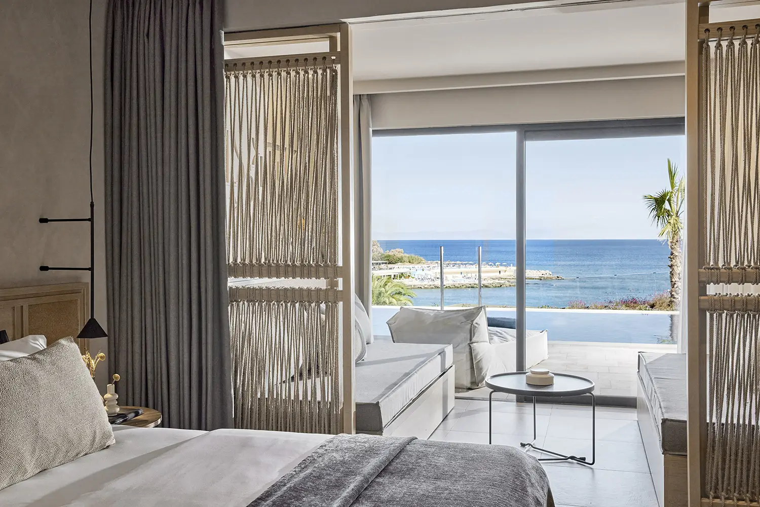 Junior Suite – Sea View & Shared Pool