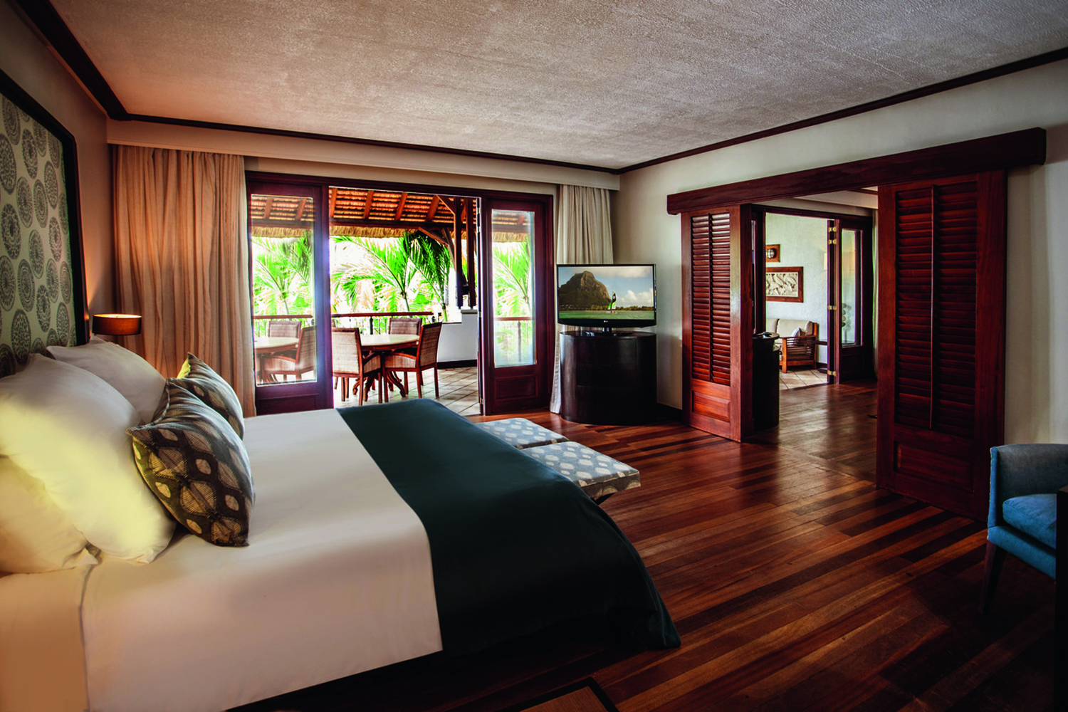 2-Bedrooms Senior Family Suite – Seafront