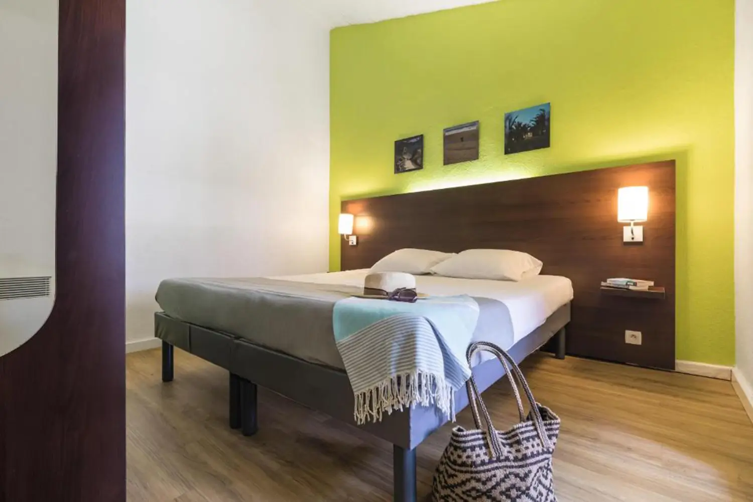 Premium – Bungalow – 2 Bedrooms – Breathtaking view – Terrace – AC – 6 people