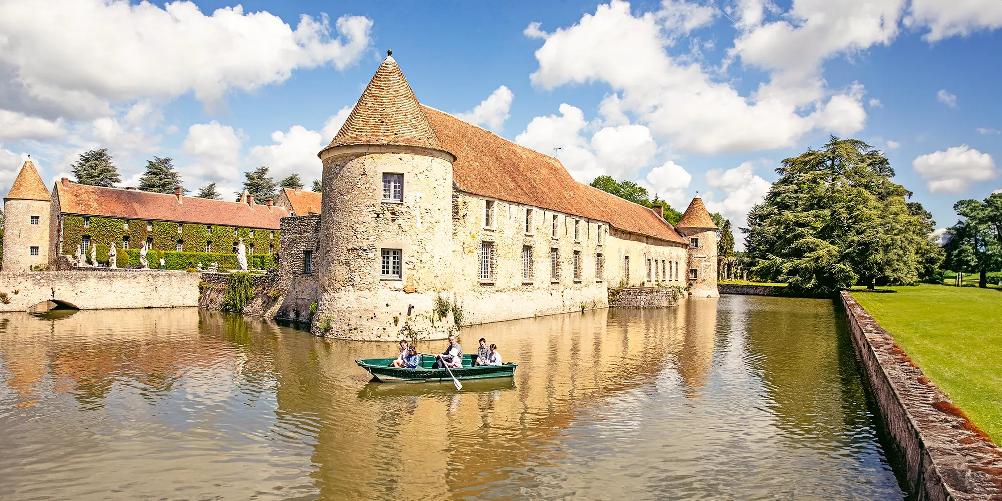 Château de Villiers-le-Mahieu – Les Maisons de Campagne **** - Image presentation