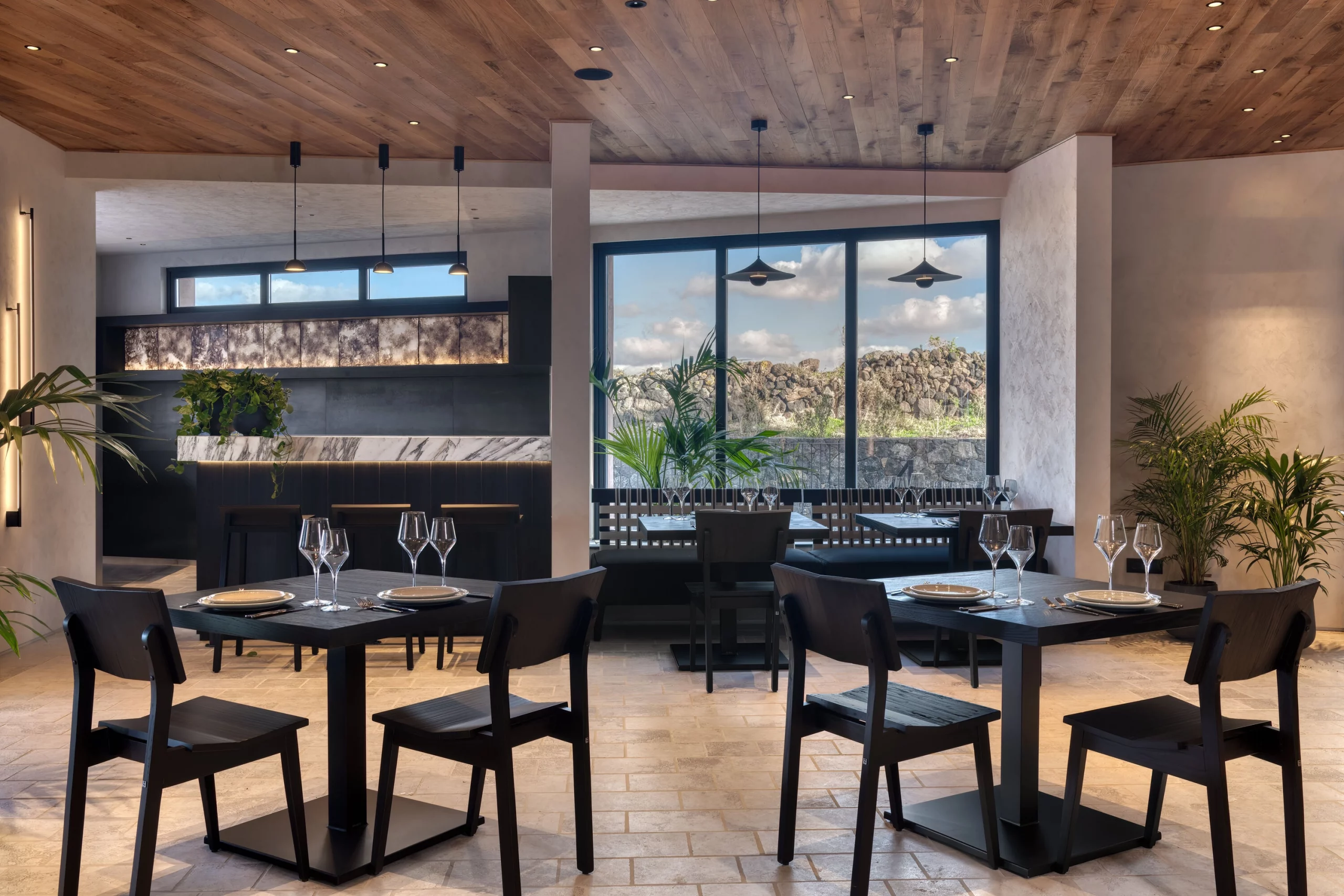 Vatanee Pool Restaurant & Bar