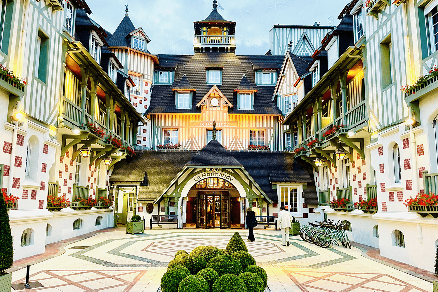 - Hôtel Barrière Le Normandy *****