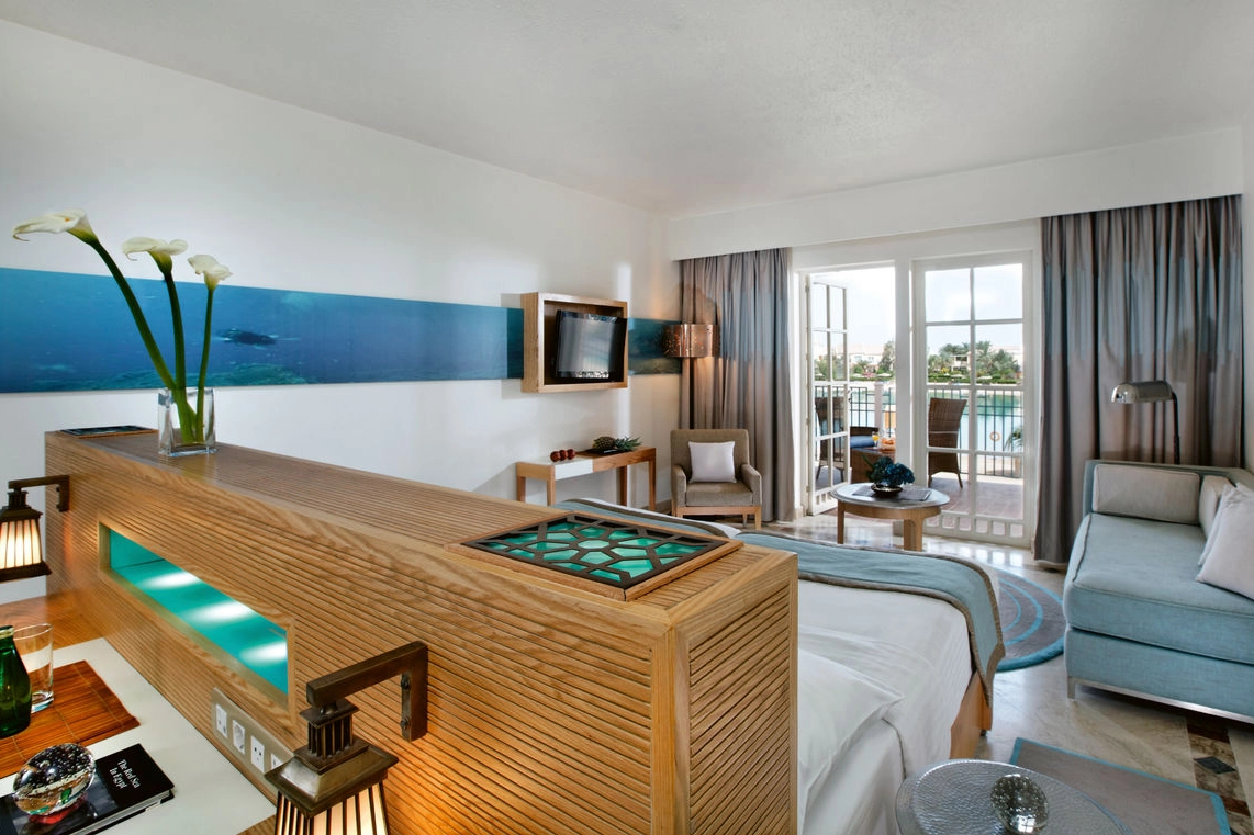 Deluxe Room – King – Lagoon View, Terrace or Balcony