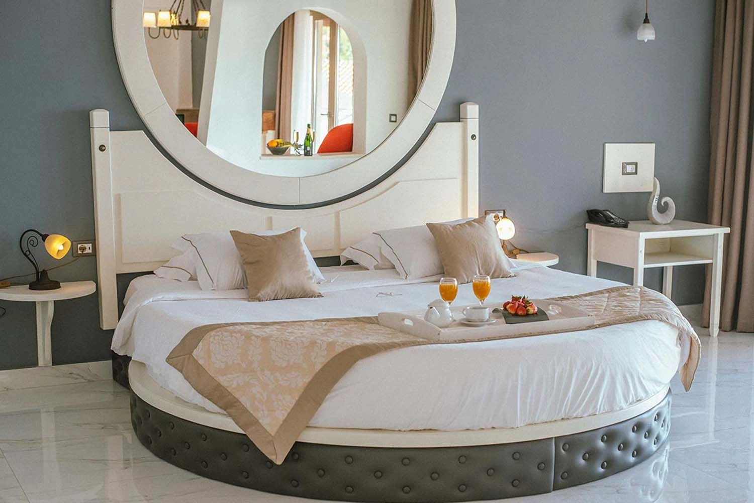 Executive Honeymoon Suite