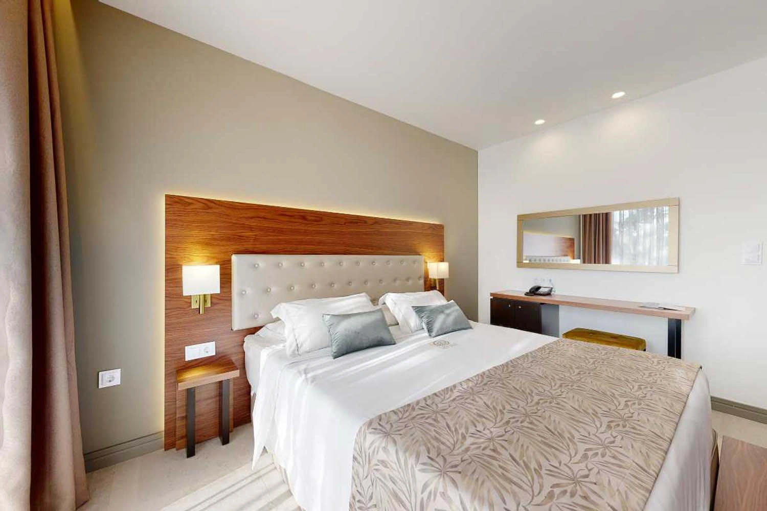 Large Executive Suite