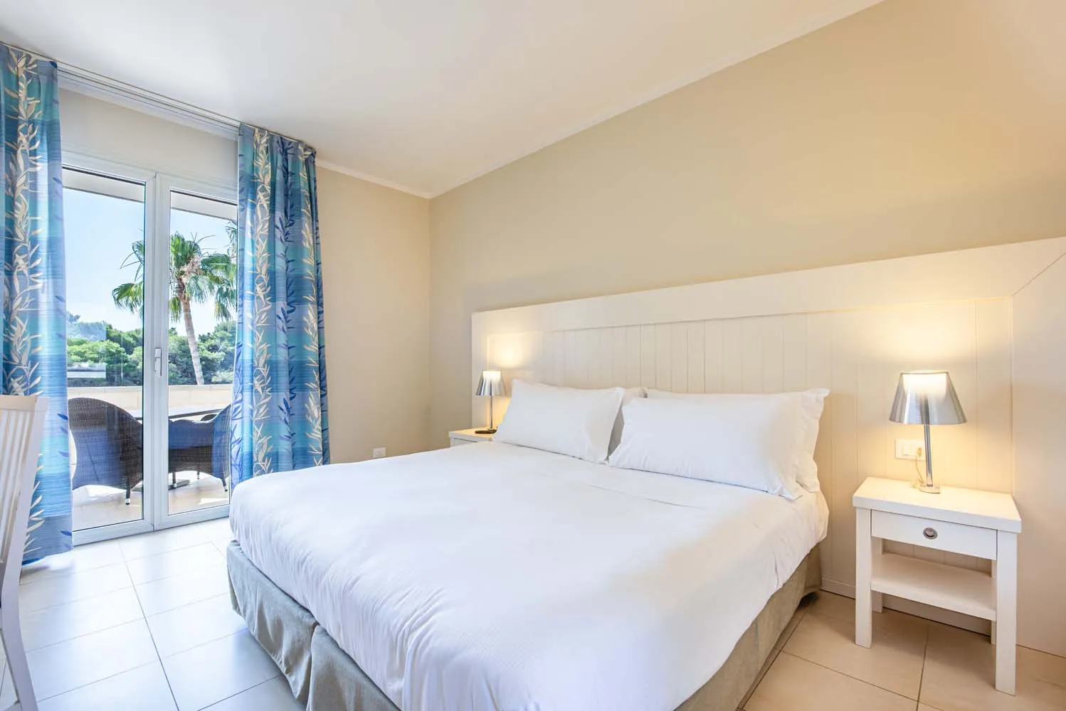 Chambre classique avec vue piscine