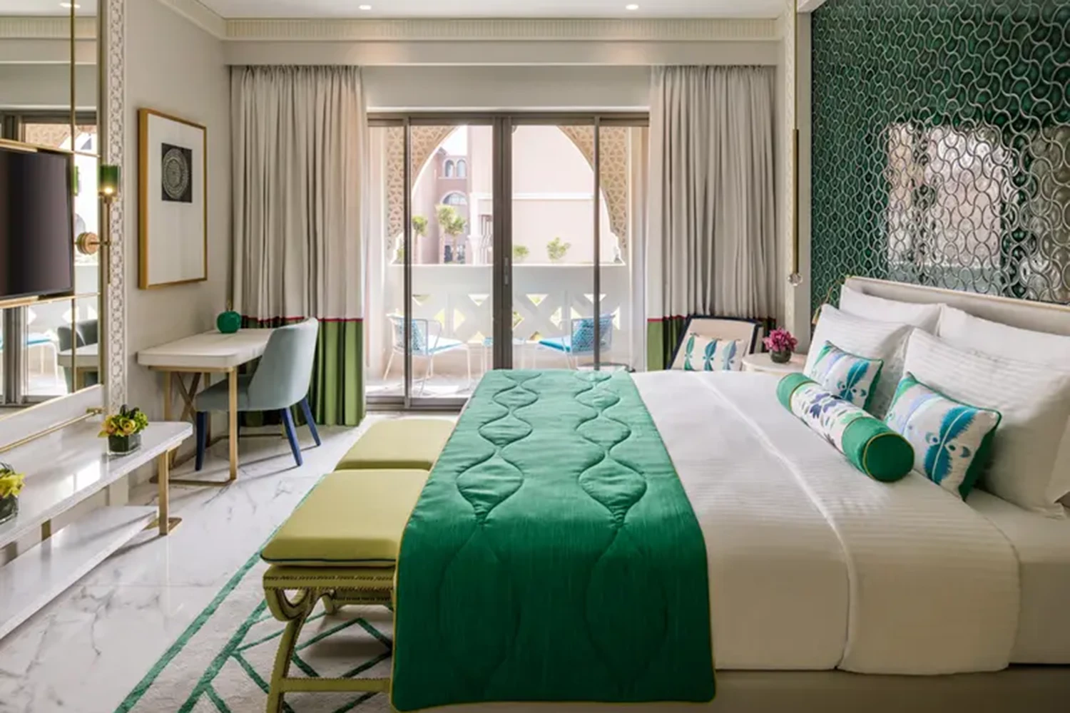 Deluxe Room with King size bed and garden view